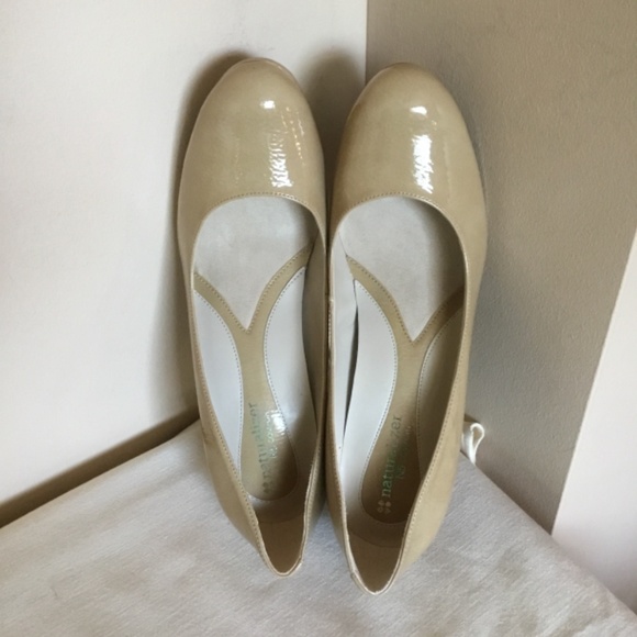 Nearly New Very Comfortable Heels - Picture 2 of 5